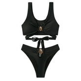 Ärmelloser Bikini mit V-Ausschnitt und Metallapplikation zum Selbstbinden